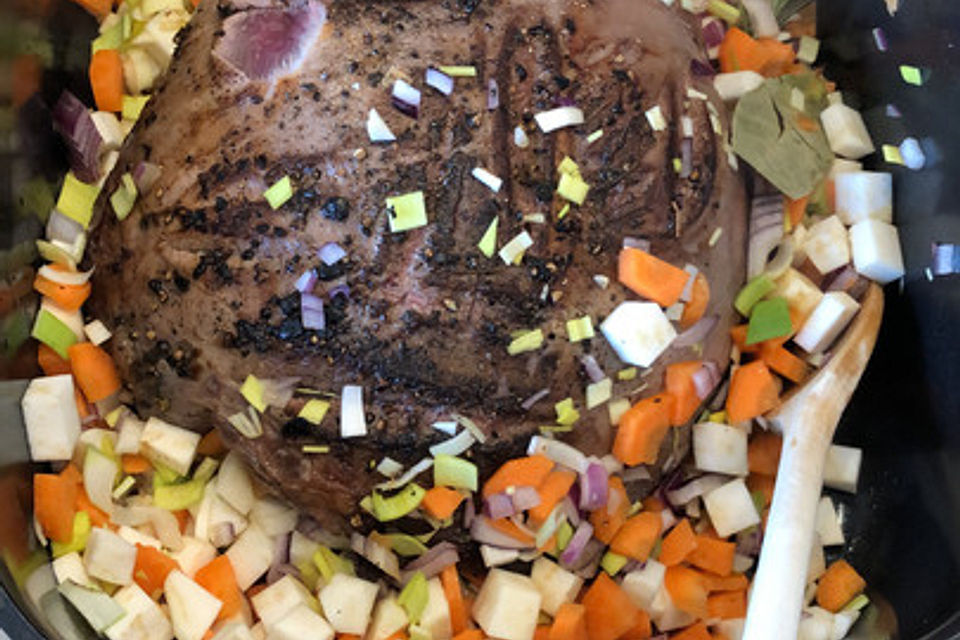 Rehkeule mit Rotweinsauce Rehkeule mit Rotweinsauce