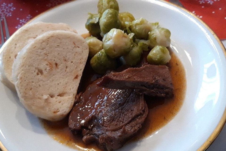 Rehkeule mit Rotweinsauce Rehkeule mit Rotweinsauce