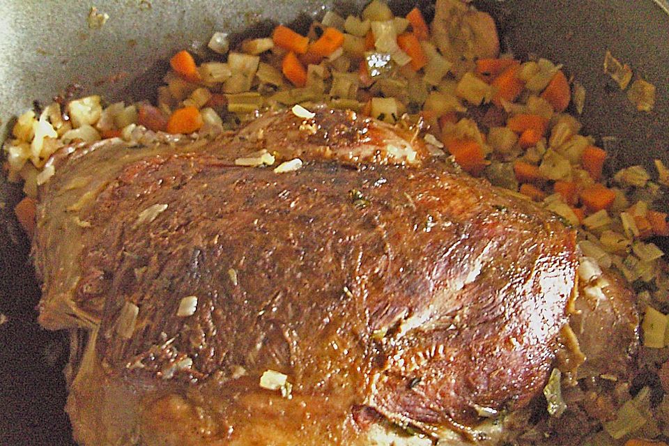 Rehkeule mit Rotweinsauce Rehkeule mit Rotweinsauce