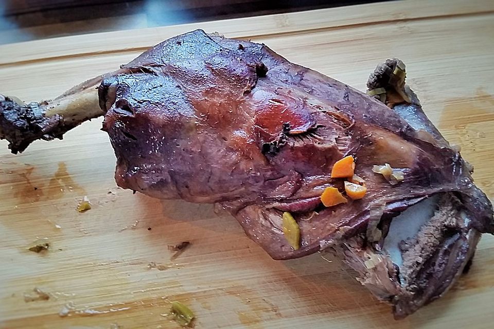 Rehkeule mit Rotweinsauce Rehkeule mit Rotweinsauce