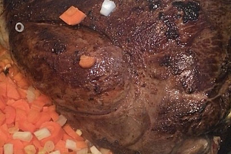 Rehkeule mit Rotweinsauce Rehkeule mit Rotweinsauce
