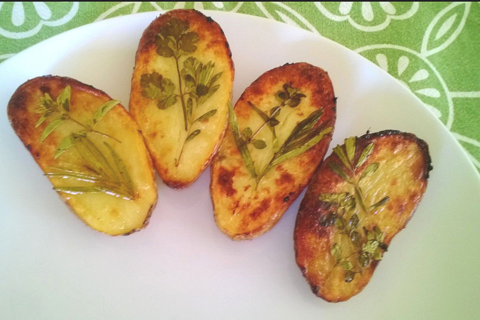 Ofenkartoffeln mit frischen Kräutern