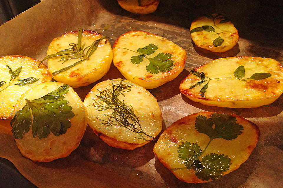 Ofenkartoffeln mit frischen Kräutern