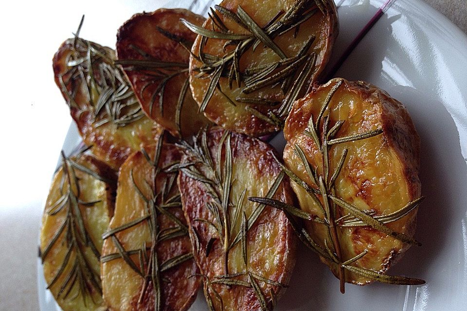 Ofenkartoffeln mit frischen Kräutern