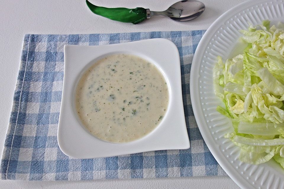 Einfache Salatsoße für Blattsalate