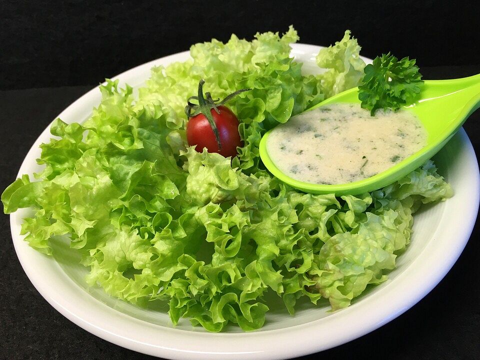 Einfache Salatsoße für Blattsalate von frasch0611| Chefkoch