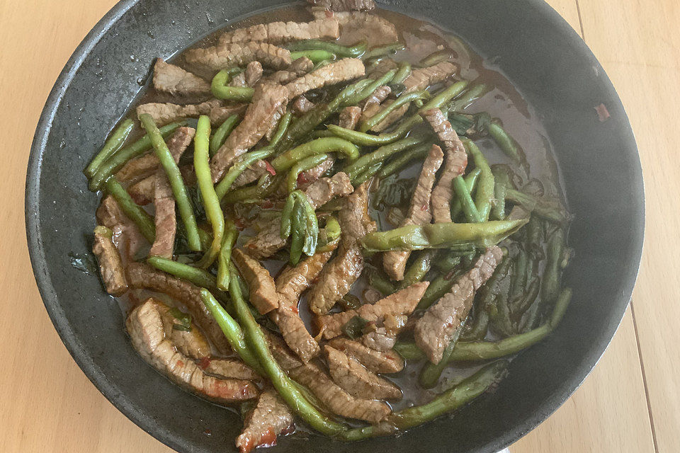 Rindfleisch mit grünen Bohnen, scharf