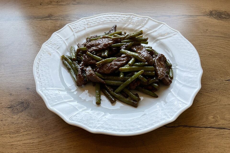 Rindfleisch mit grünen Bohnen, scharf