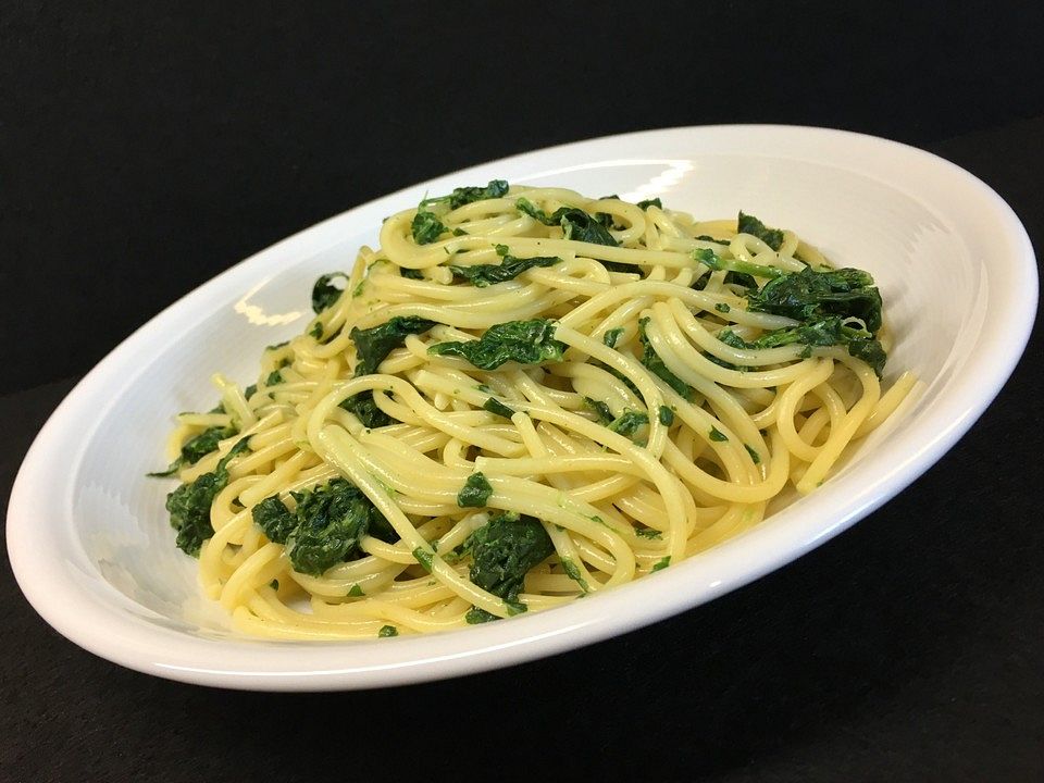 Spaghetti mit Spinat - Sahne - Sauce von simone2| Chefkoch