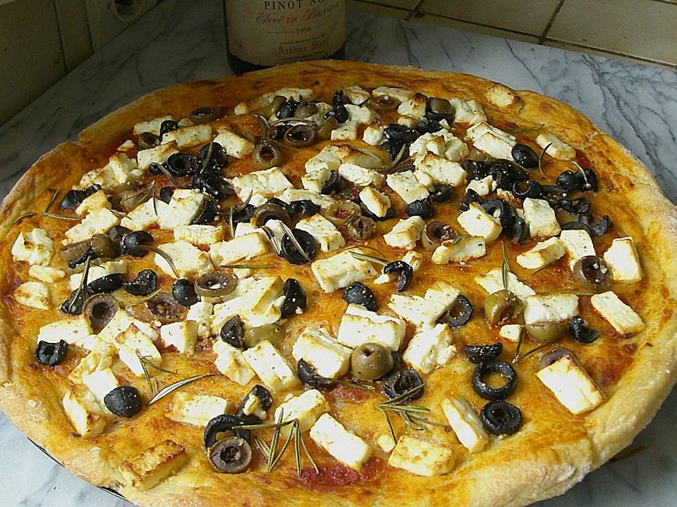 Kartoffelpizza mit Feta und Oliven von dirkfenske| Chefkoch