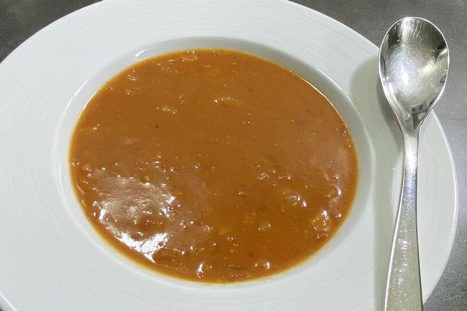 Leichte Tomaten - Gurken - Suppe