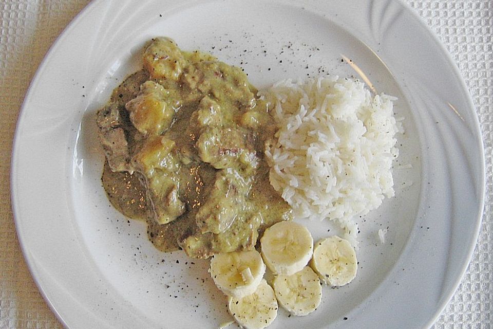 Rindfleisch - Curry mit Banane und Ananas