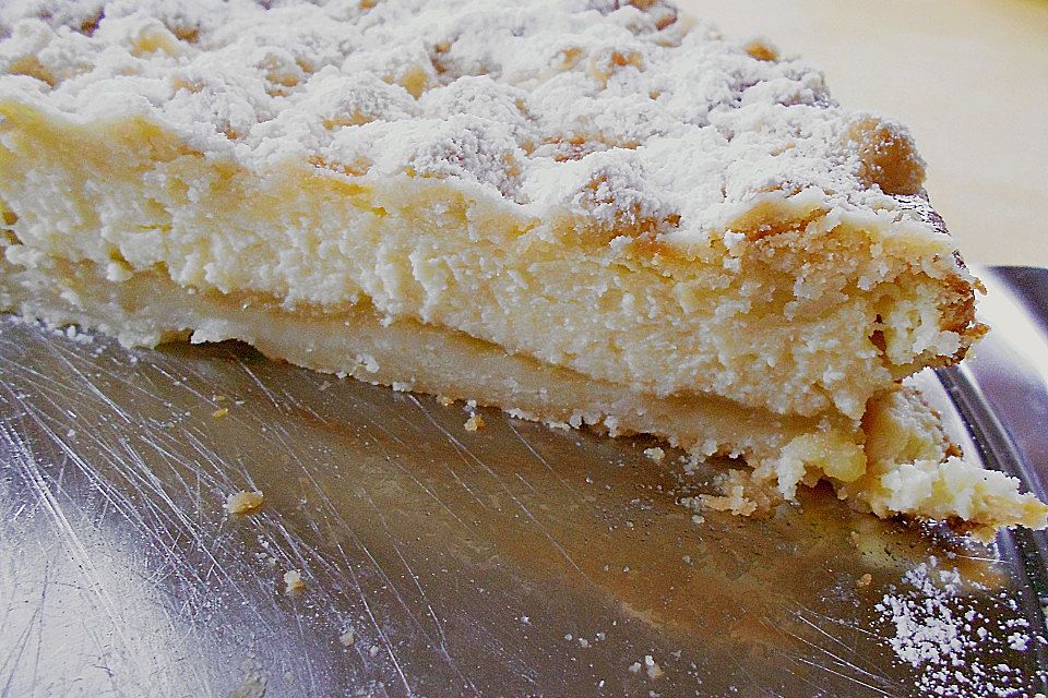 Käse - Streusel - Torte mit Apfelkompott