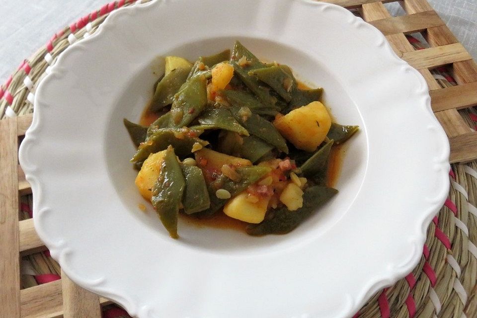 Grüne Bohnen und Kartoffel in pikanter Sauce