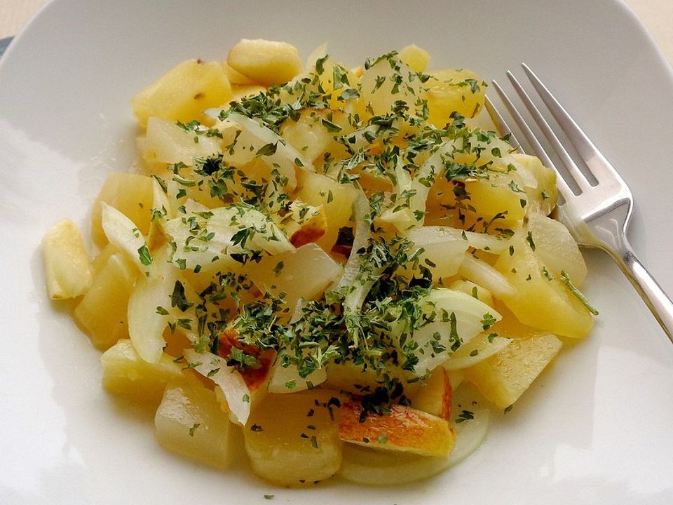 Harzer - Käse - Salat von UdoS.| Chefkoch