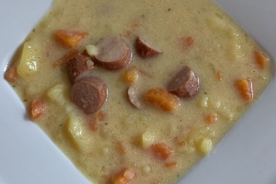 Cremige, aber diättaugliche Kartoffelsuppe mit Thymian und Käse