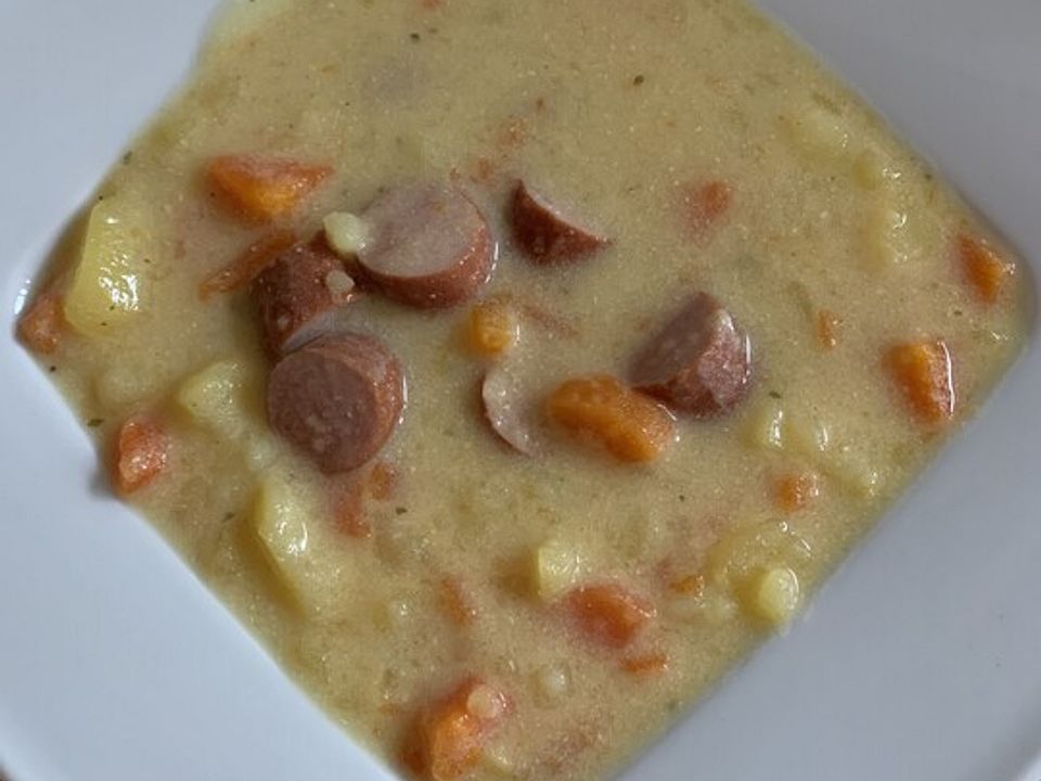 Cremige, aber diättaugliche Kartoffelsuppe mit Thymian und Käse von ...