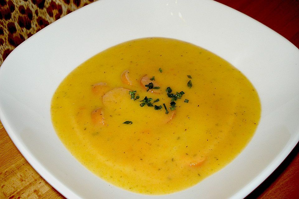 Cremige, aber diättaugliche Kartoffelsuppe mit Thymian und Käse