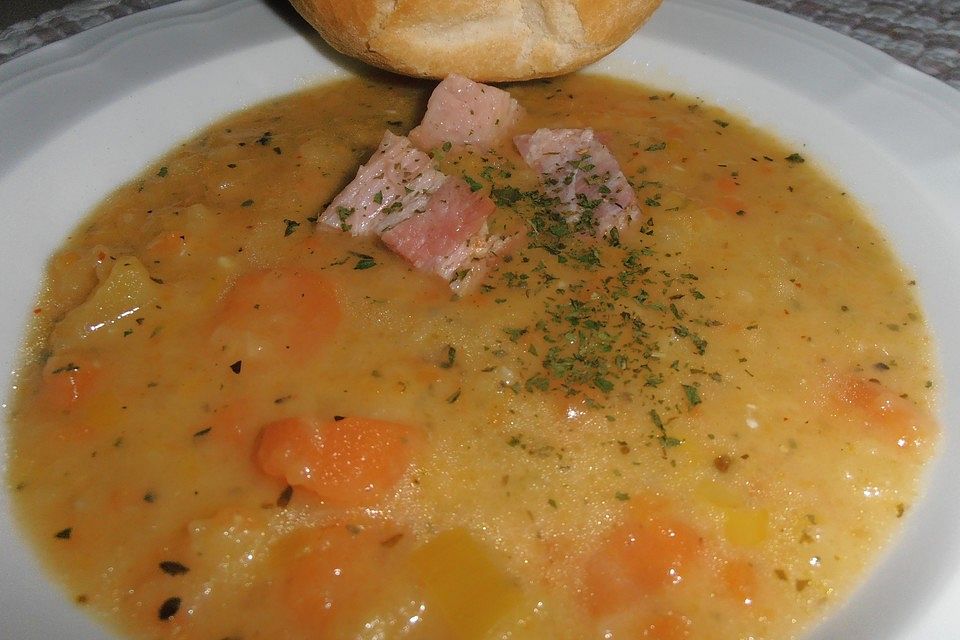 Cremige, aber diättaugliche Kartoffelsuppe mit Thymian und Käse