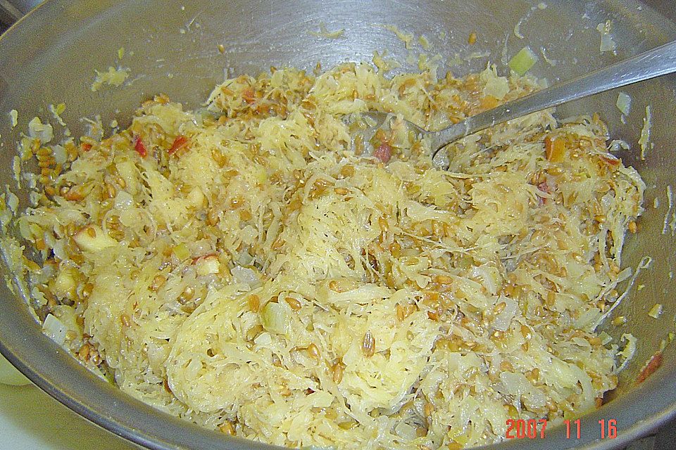 Grünkern-Sauerkraut-Auflauf