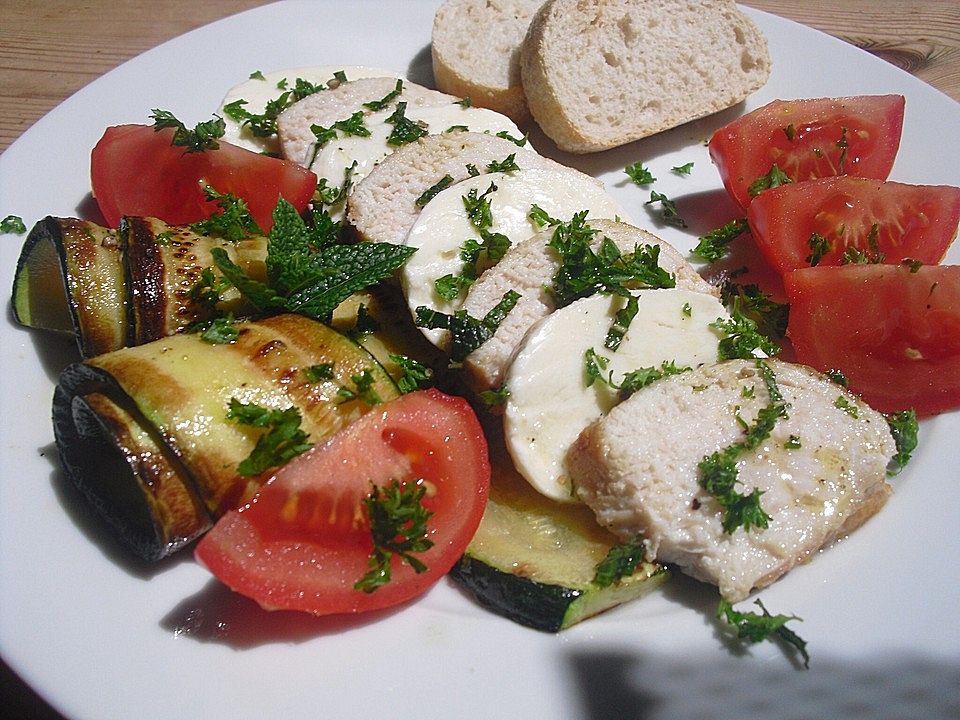 Hähnchenbrustsalat mit Zucchini und Mozzarella von rapunzel66| Chefkoch