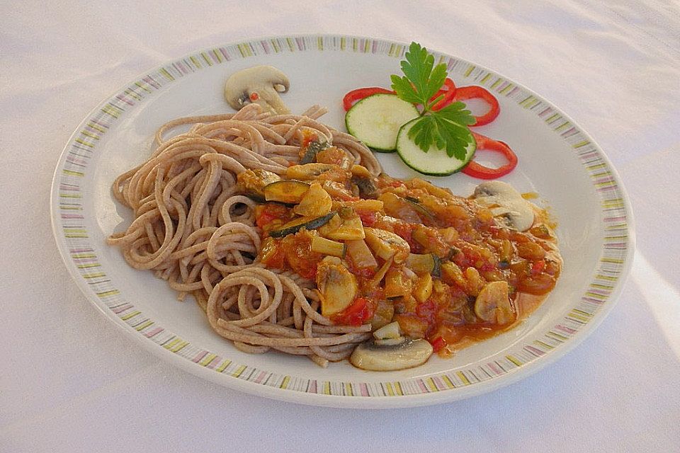 Spaghetti mit Zucchini und Pilzen