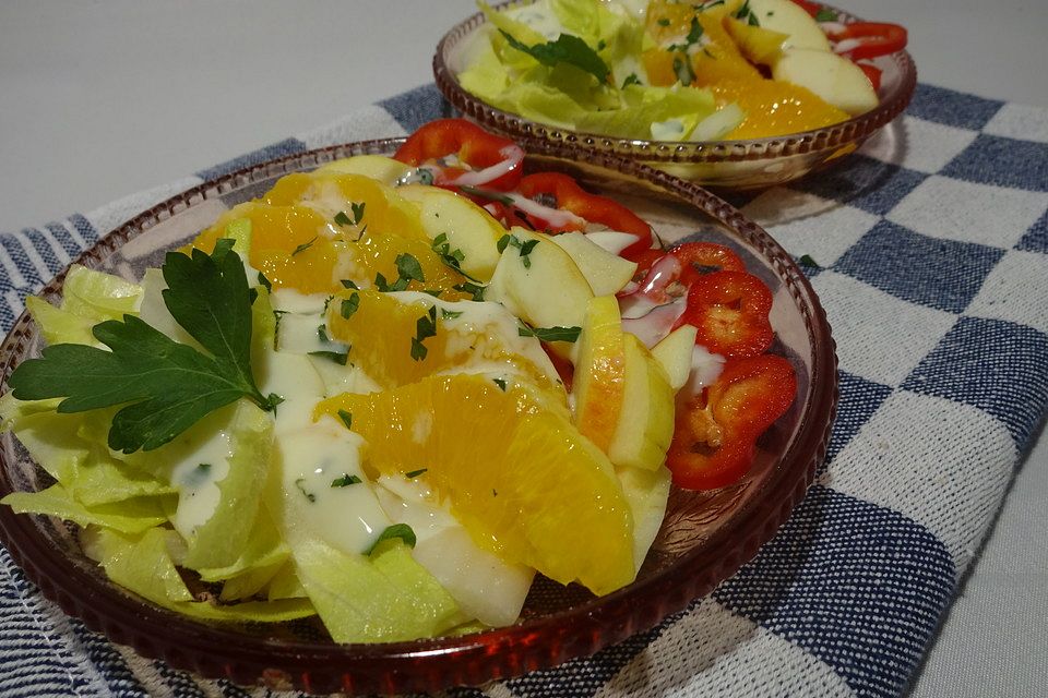 Chicoree - Paprika - Obstsalat mit Joghurt - Honig - Dressing