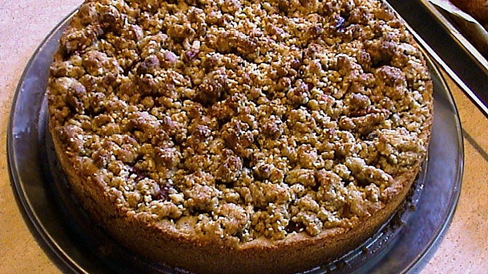 Zwetschgengrütze - Kuchen mit Mandelstreuseln