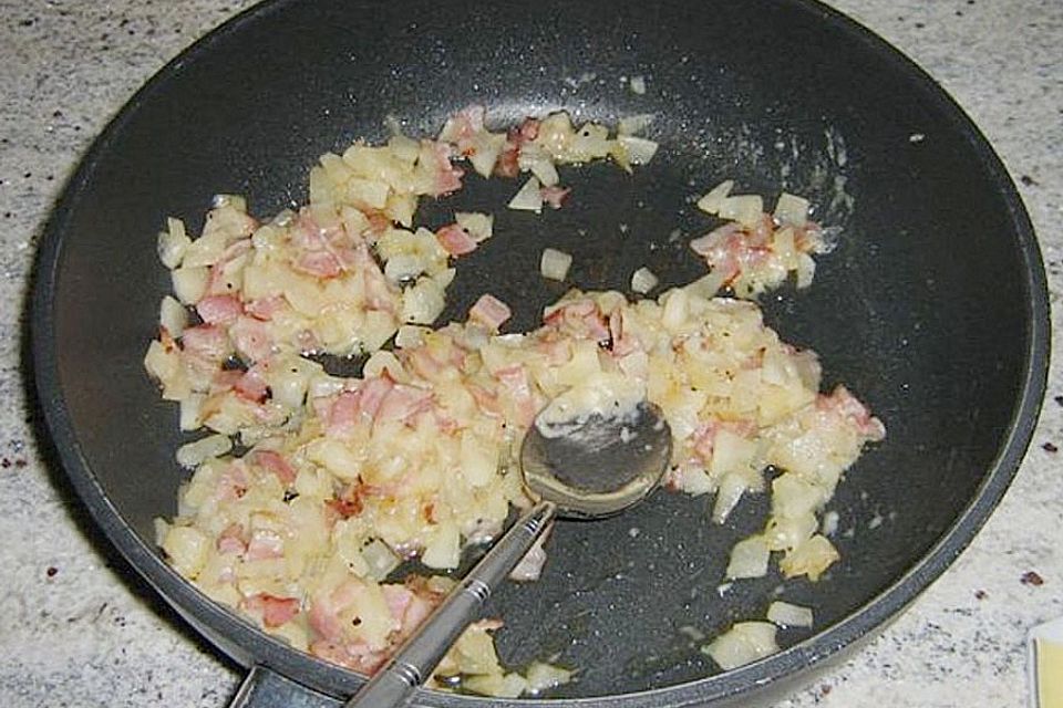 Birnen-Ravioli mit Speck und Bergkäse