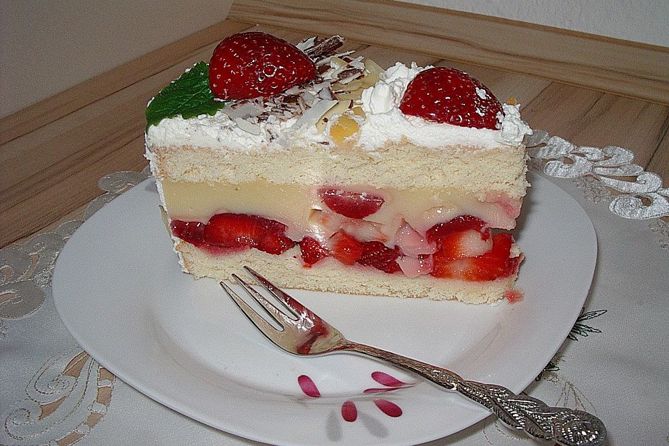 Amaretto - Erdbeer - Torte