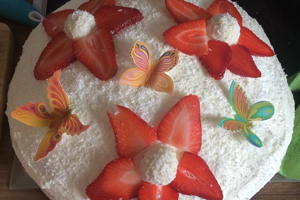 Erdbeer - Raffaelo - Torte