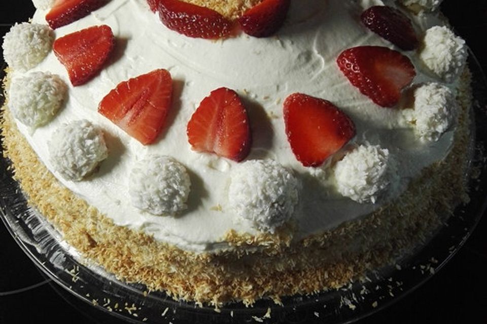 Erdbeer - Raffaelo - Torte