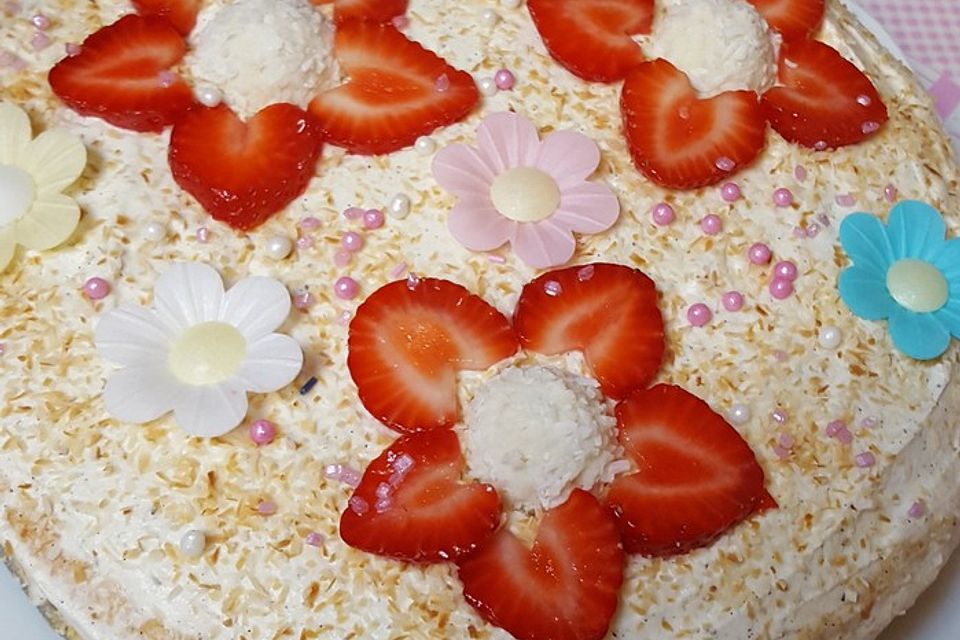 Erdbeer - Raffaelo - Torte