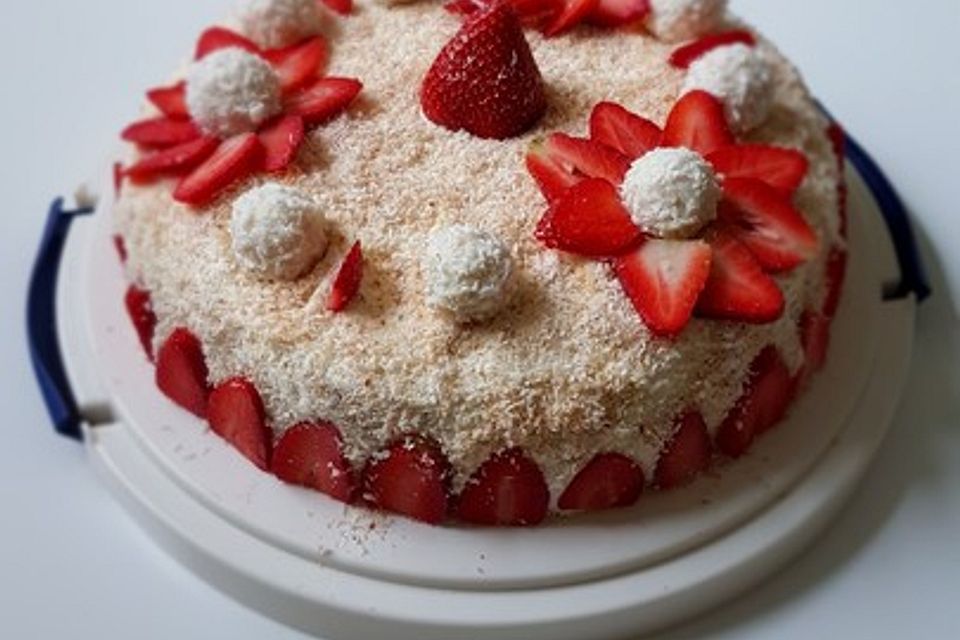 Erdbeer - Raffaelo - Torte