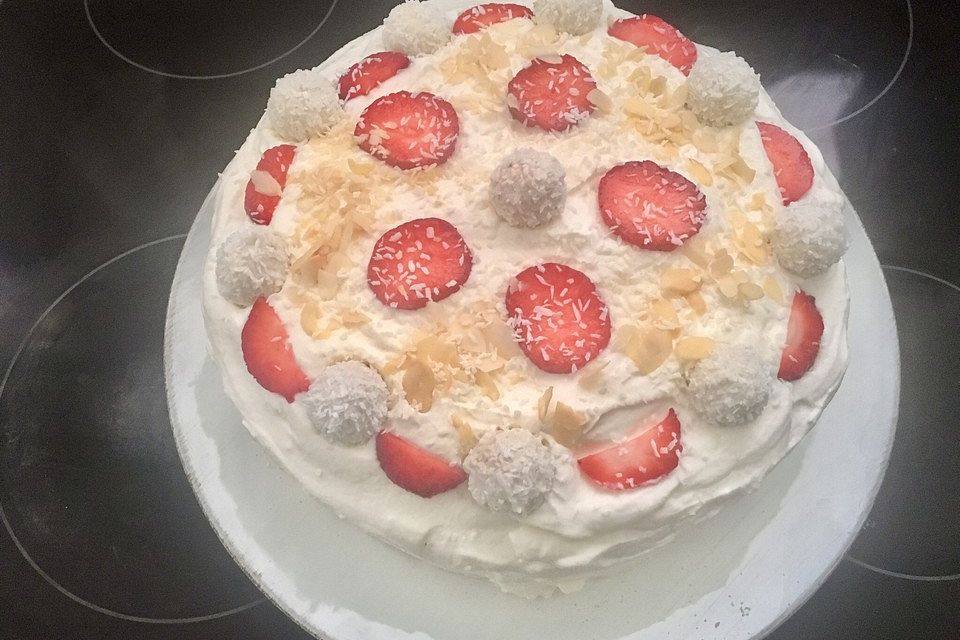 Erdbeer - Raffaelo - Torte