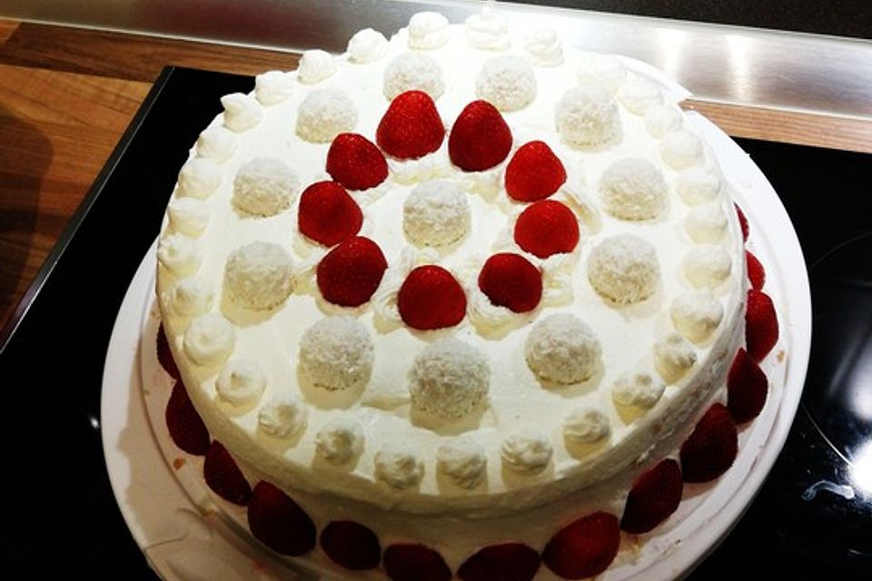 Erdbeer - Raffaelo - Torte