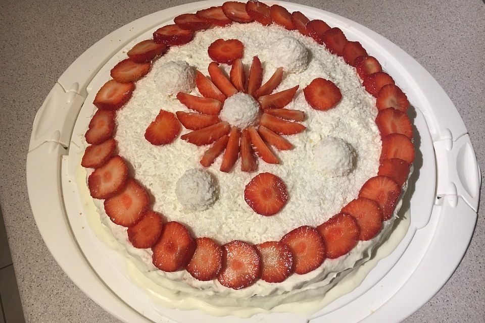 Erdbeer - Raffaelo - Torte