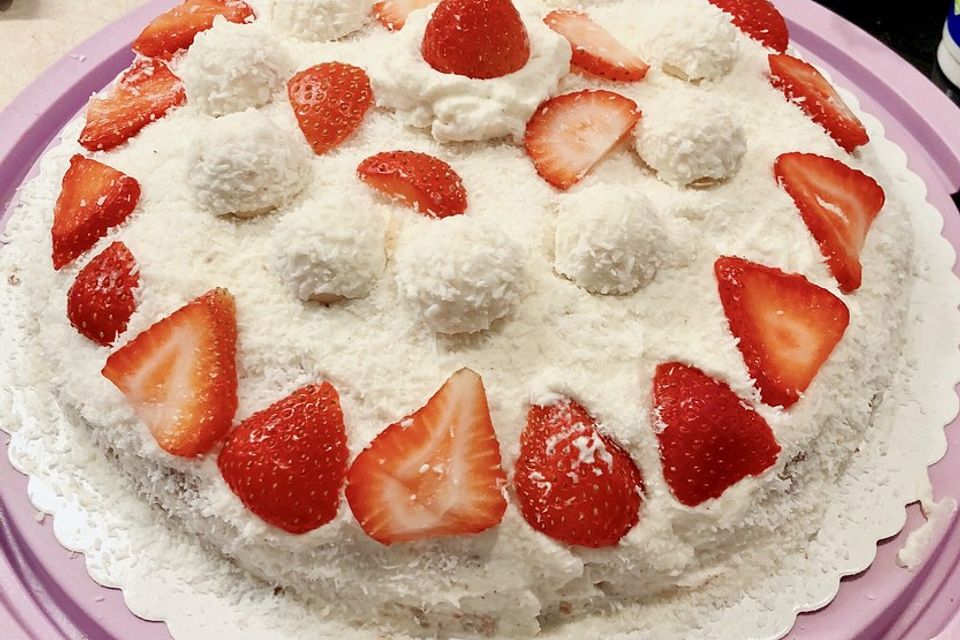 Erdbeer - Raffaelo - Torte