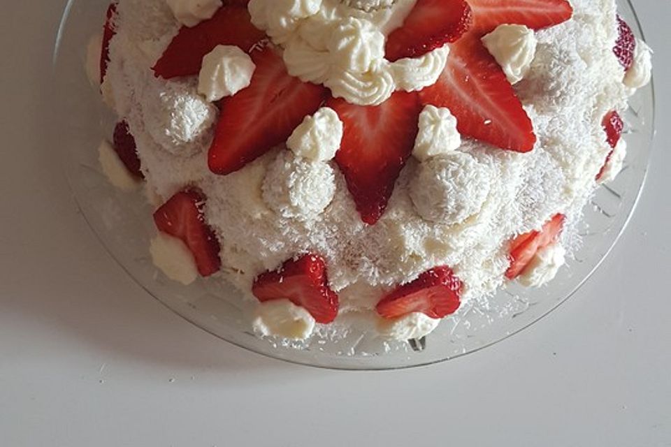 Erdbeer - Raffaelo - Torte