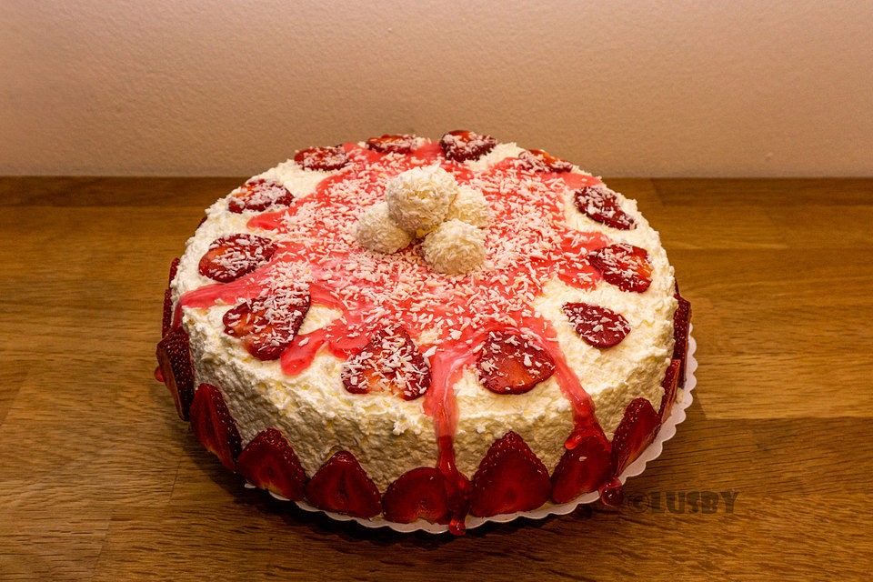 Erdbeer - Raffaelo - Torte