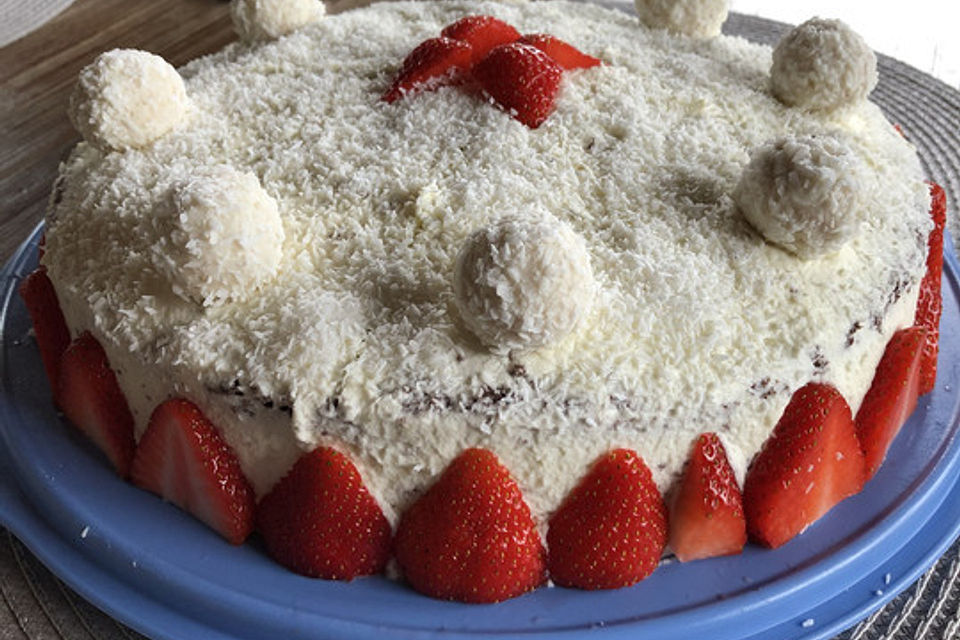 Erdbeer - Raffaelo - Torte