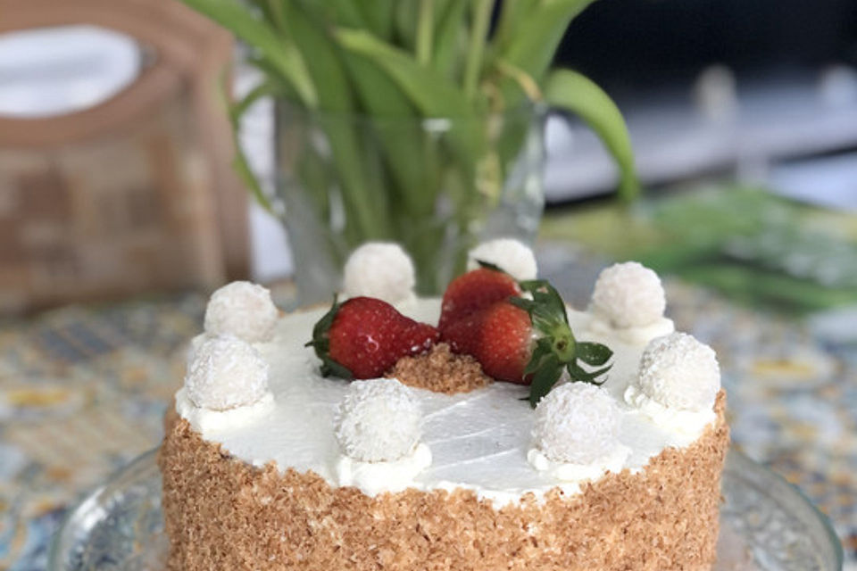 Erdbeer - Raffaelo - Torte