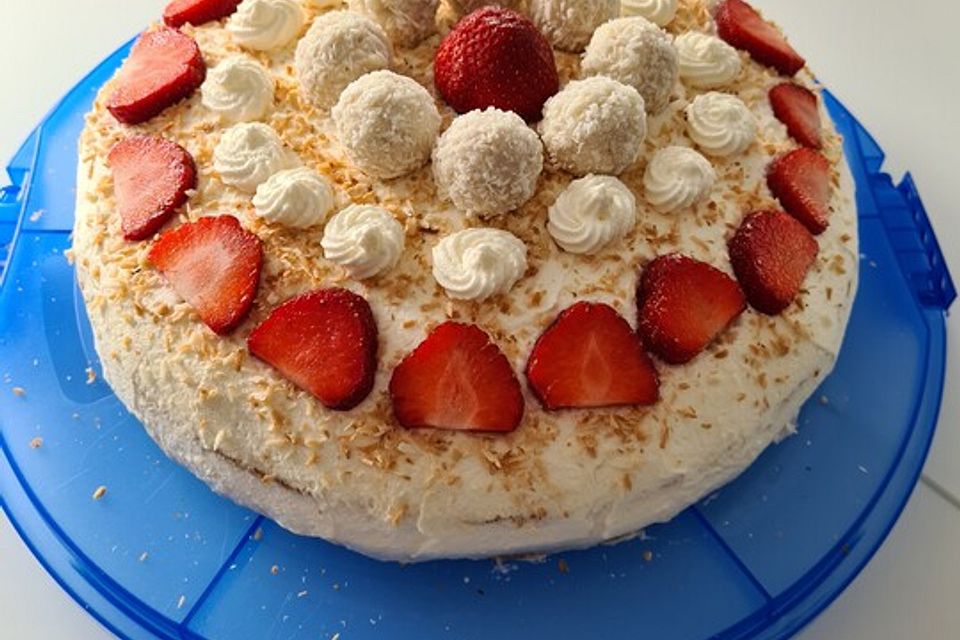 Erdbeer - Raffaelo - Torte