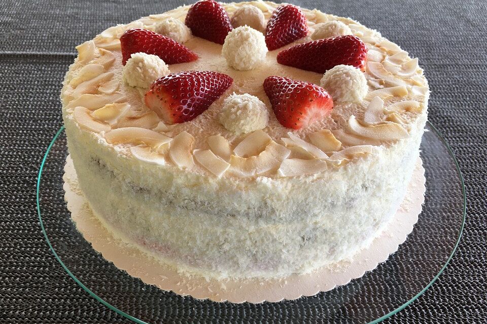 Erdbeer - Raffaelo - Torte