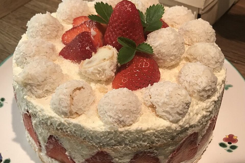 Erdbeer - Raffaelo - Torte