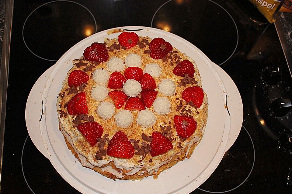 Erdbeer - Raffaelo - Torte