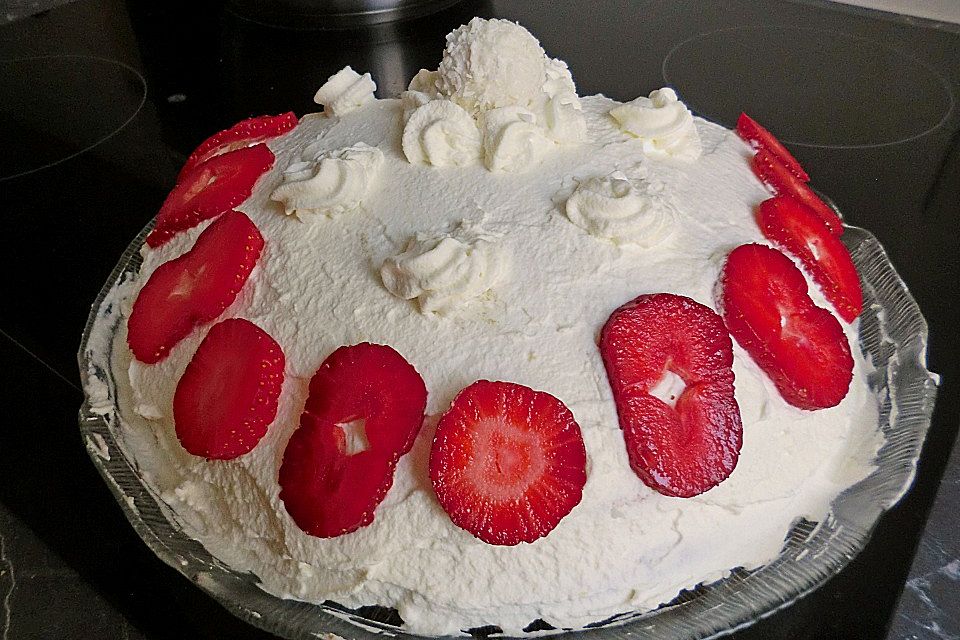 Erdbeer - Raffaelo - Torte