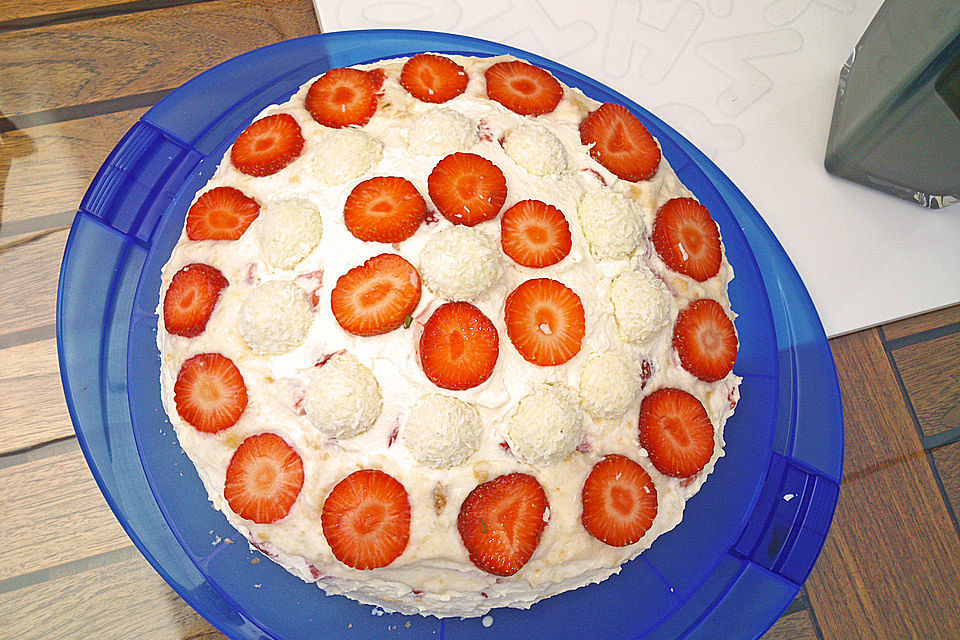 Erdbeer - Raffaelo - Torte