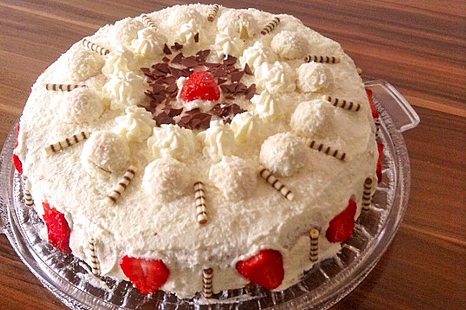 Erdbeer - Raffaelo - Torte