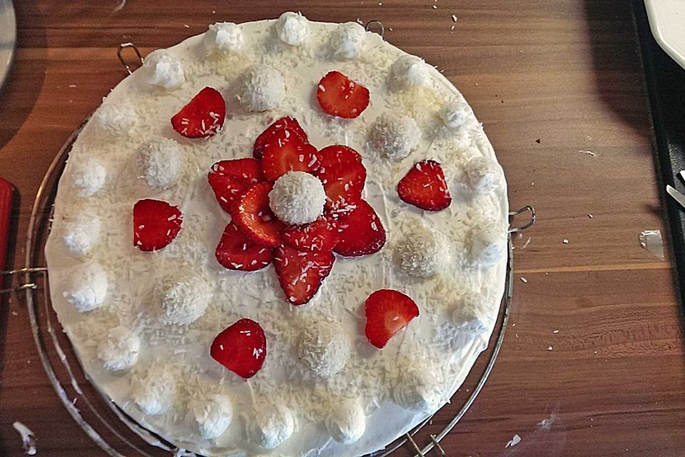 Erdbeer - Raffaelo - Torte